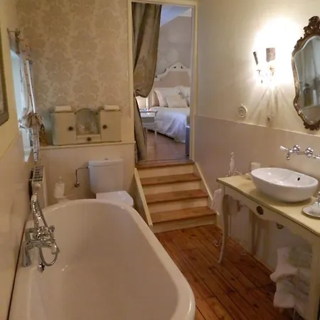 Bed & Breakfast Le Manoir Ivoire 4*