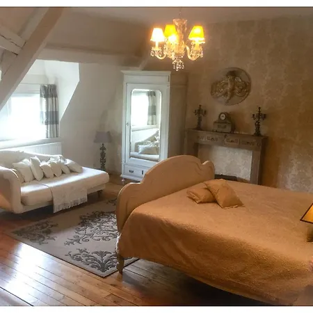 Le Manoir Ivoire Bed & Breakfast 4*