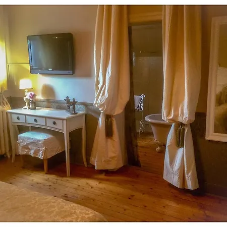 Bed & Breakfast Le Manoir Ivoire 4*